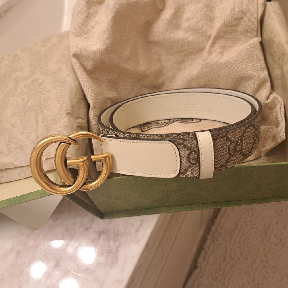 Gucci Women's Beige Patterned Belt with Gold Buckle